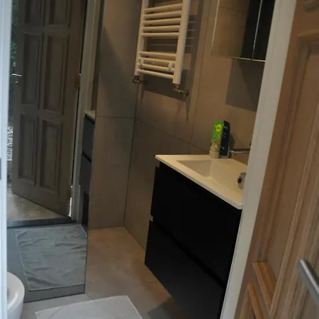 Stylish Near Nature, Train & Center * أوستربيك